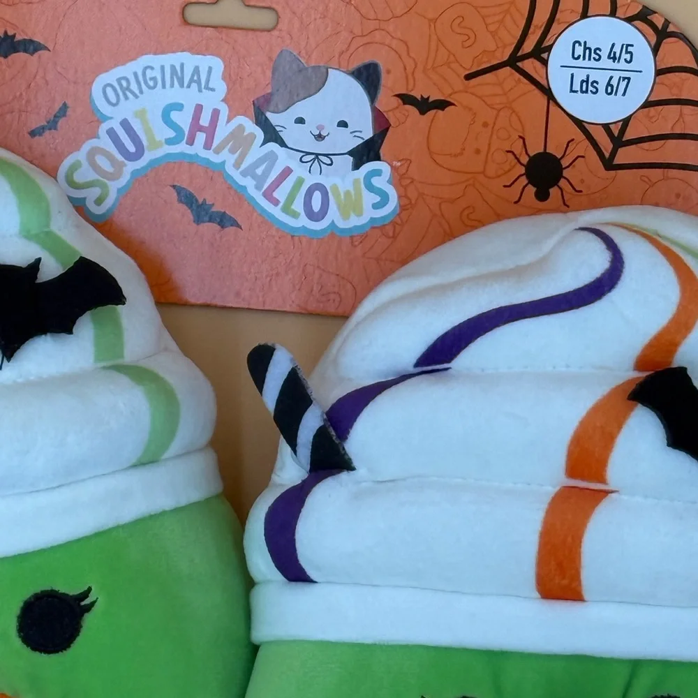 Squishmallows Green‎ and Orange Bat Socks NWT , ships next day .